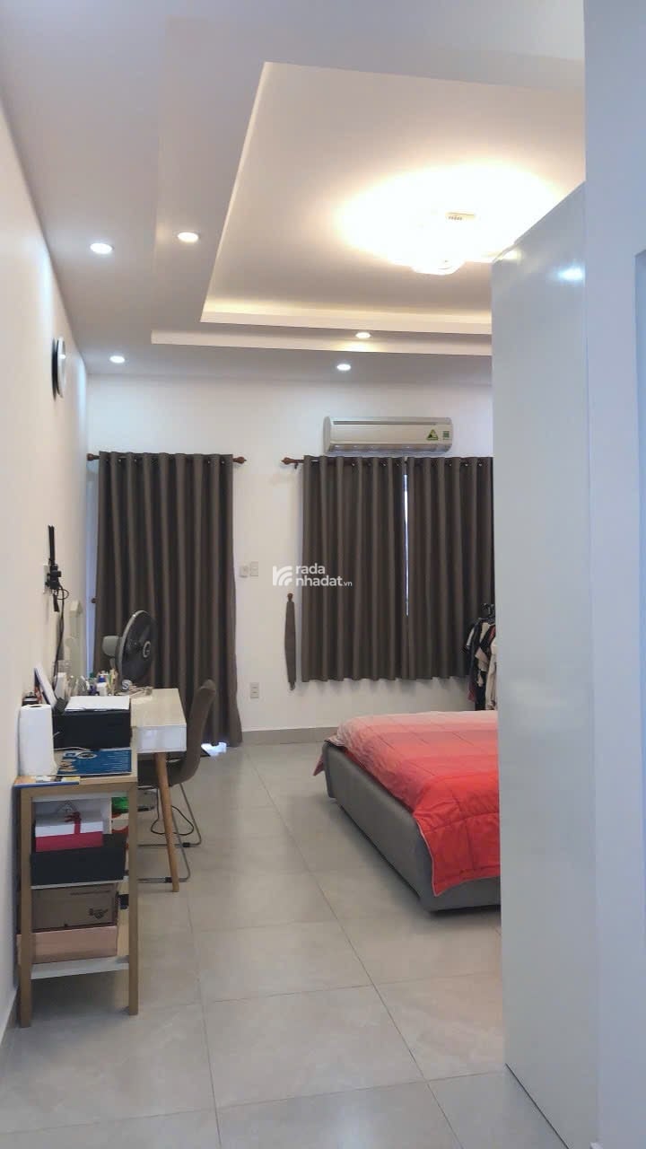 Bán nhà mặt tiền đường Phổ Quang, Phú Nhuận 