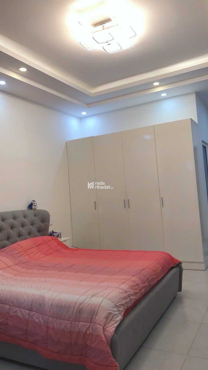 Bán nhà mặt tiền đường Phổ Quang, Phú Nhuận 