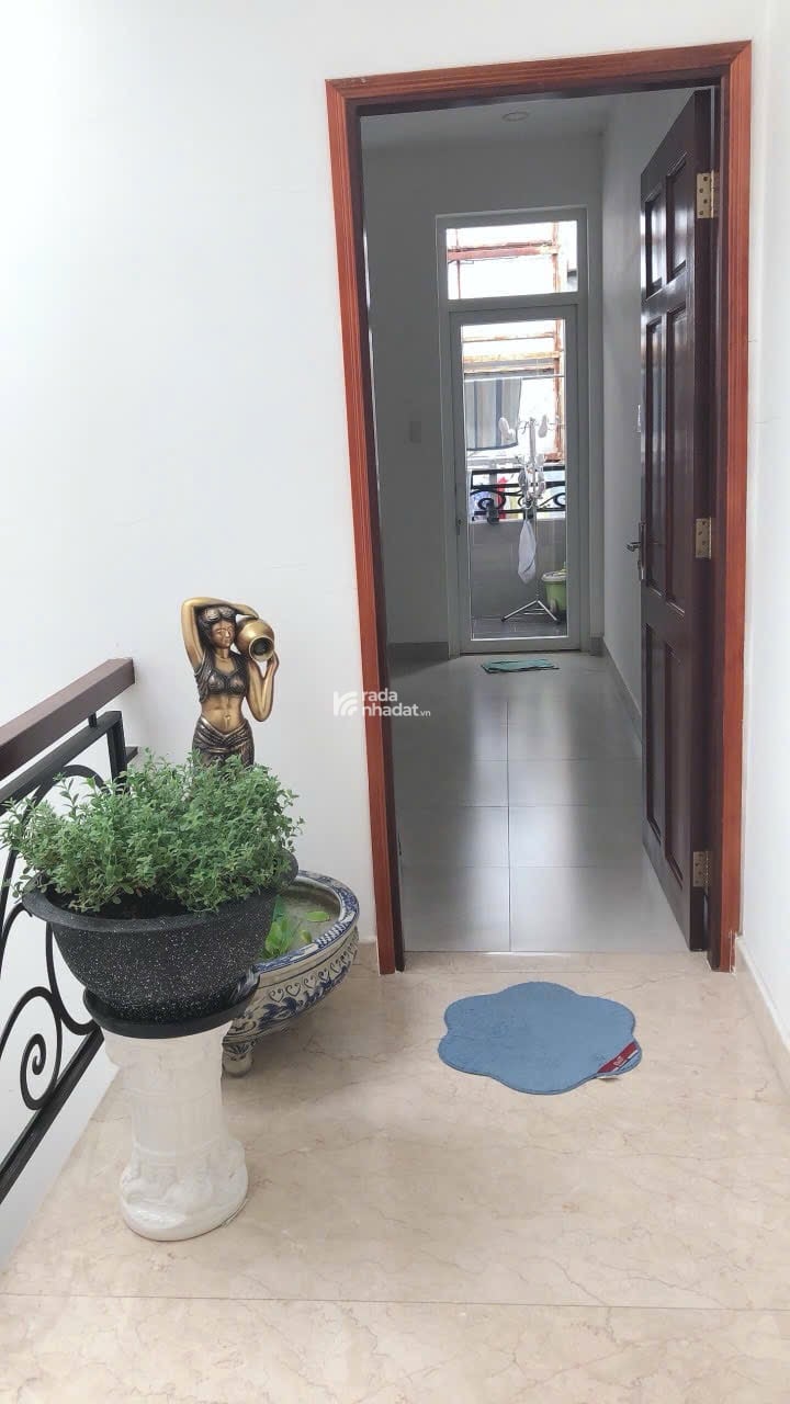 Bán nhà mặt tiền đường Phổ Quang, Phú Nhuận 