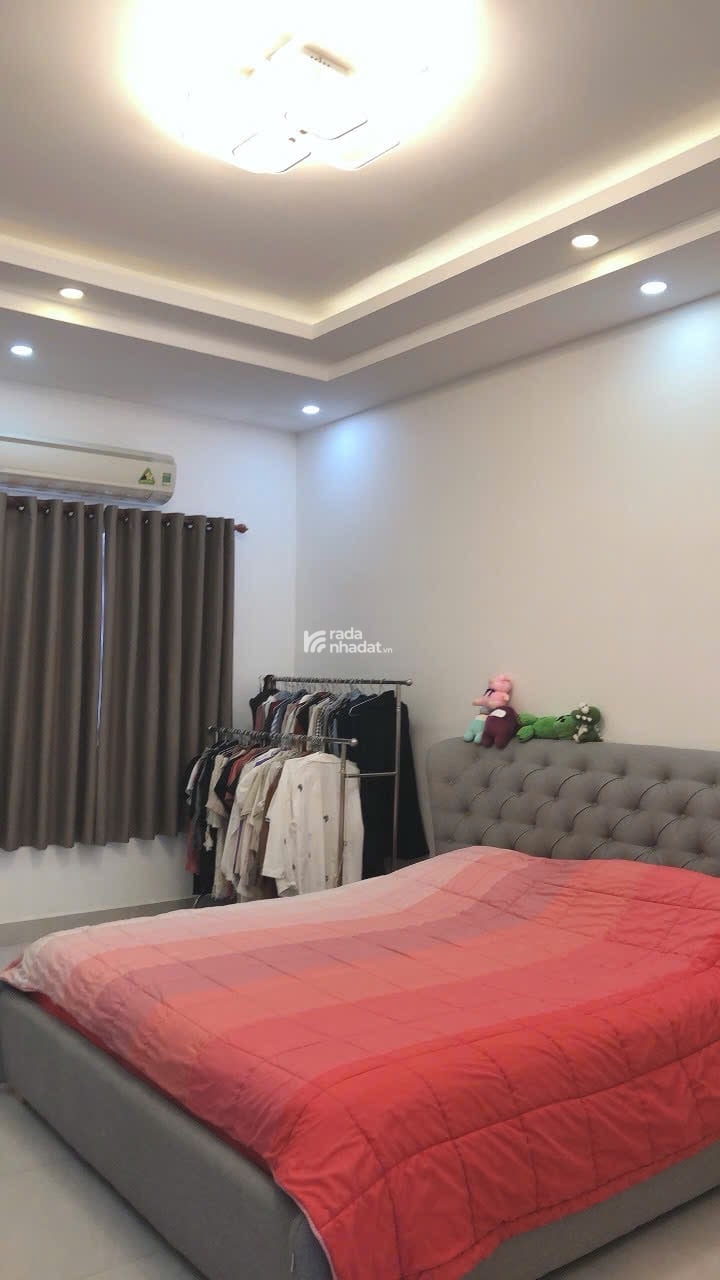 Bán nhà mặt tiền đường Phổ Quang, Phú Nhuận 