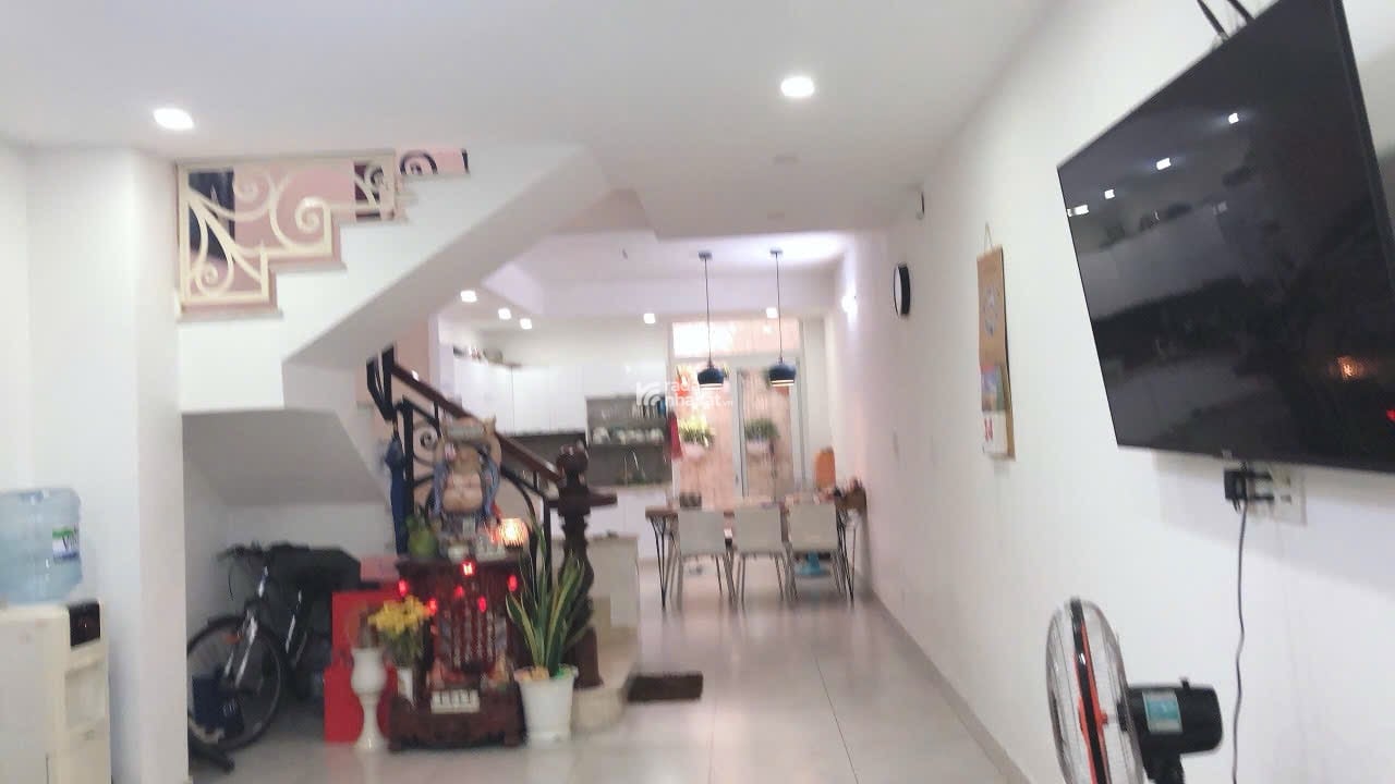 Bán nhà mặt tiền đường Phổ Quang, Phú Nhuận 