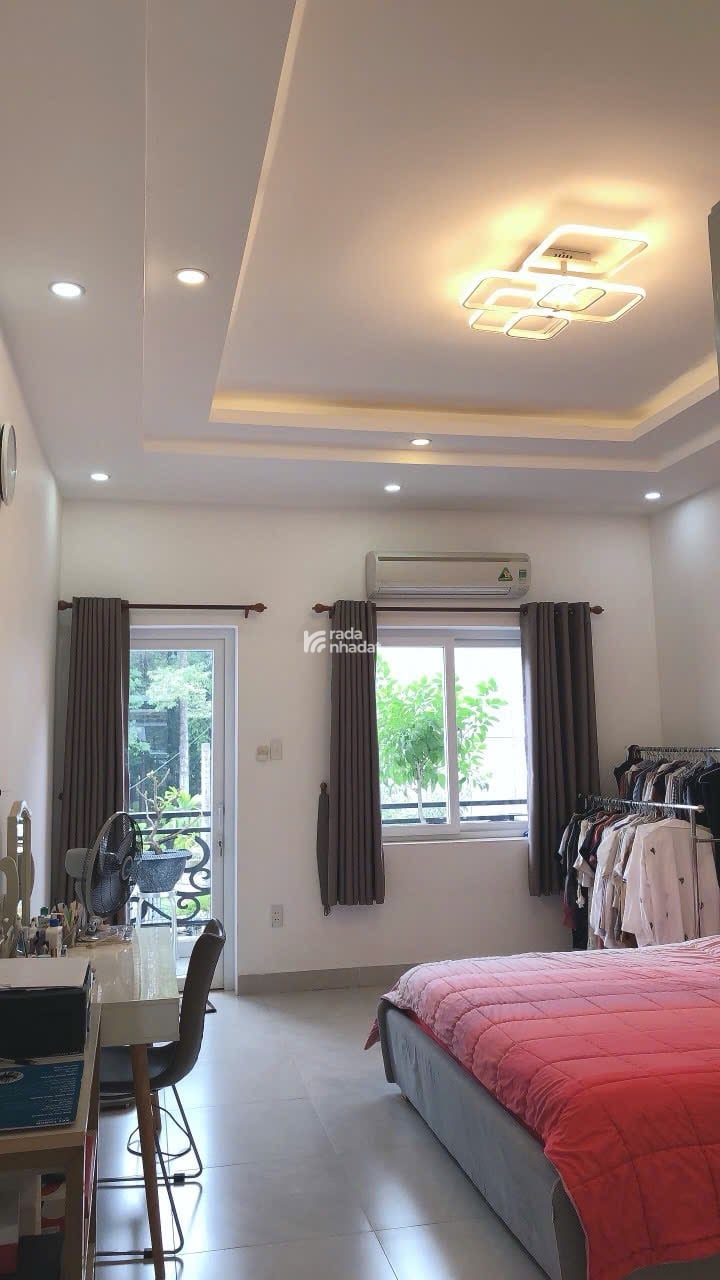 Bán nhà mặt tiền đường Phổ Quang, Phú Nhuận 