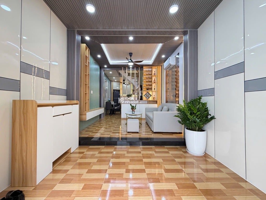 bán nhà mới chính chủ gấp gấp trong tháng