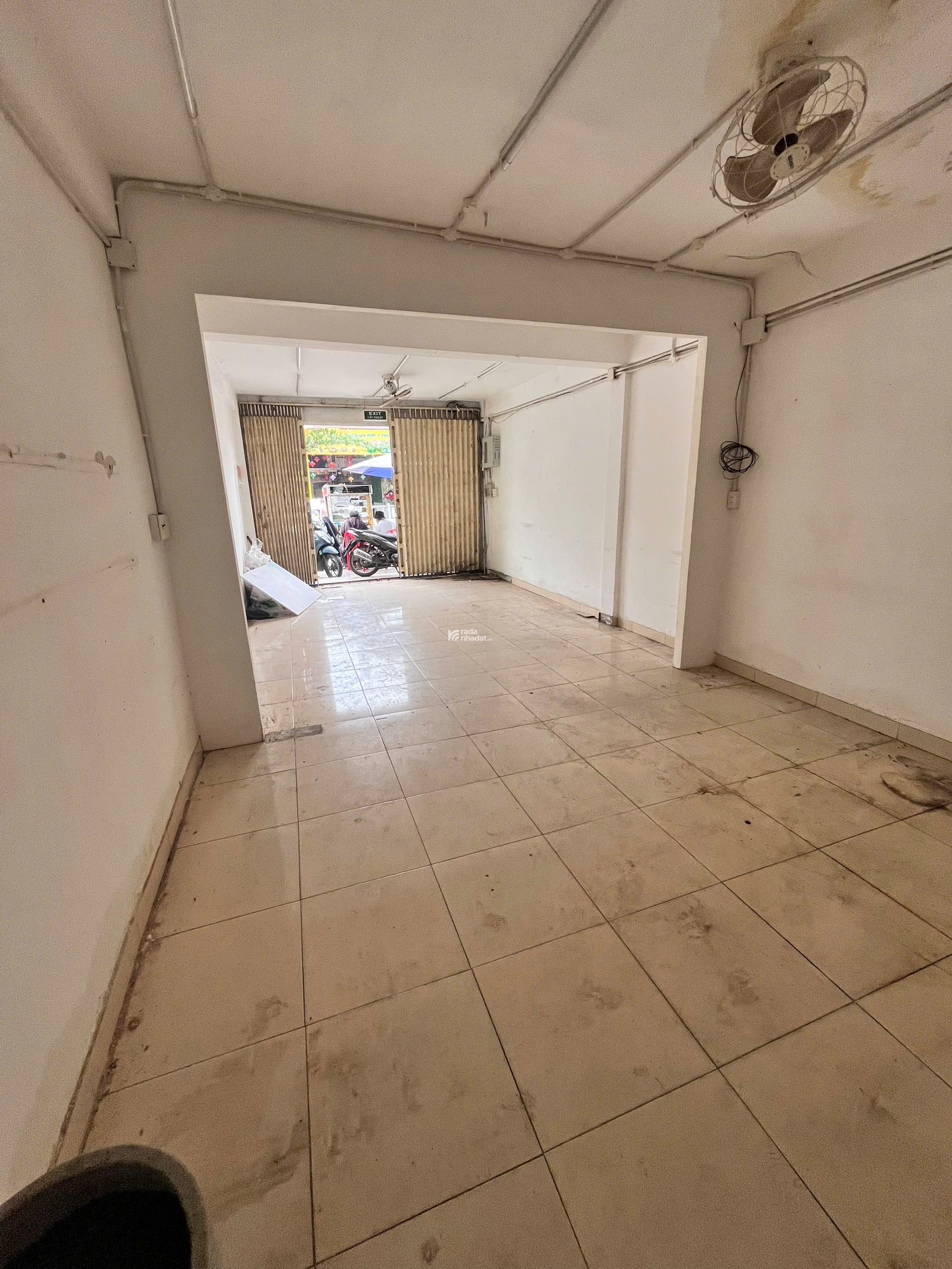 CHO THUÊ NHÀ MẶT TIỀN 2 TẦNG (1 Trệt 1 Lầu) ĐƯỜNG BÀ HOM Q.6 (4x20m)