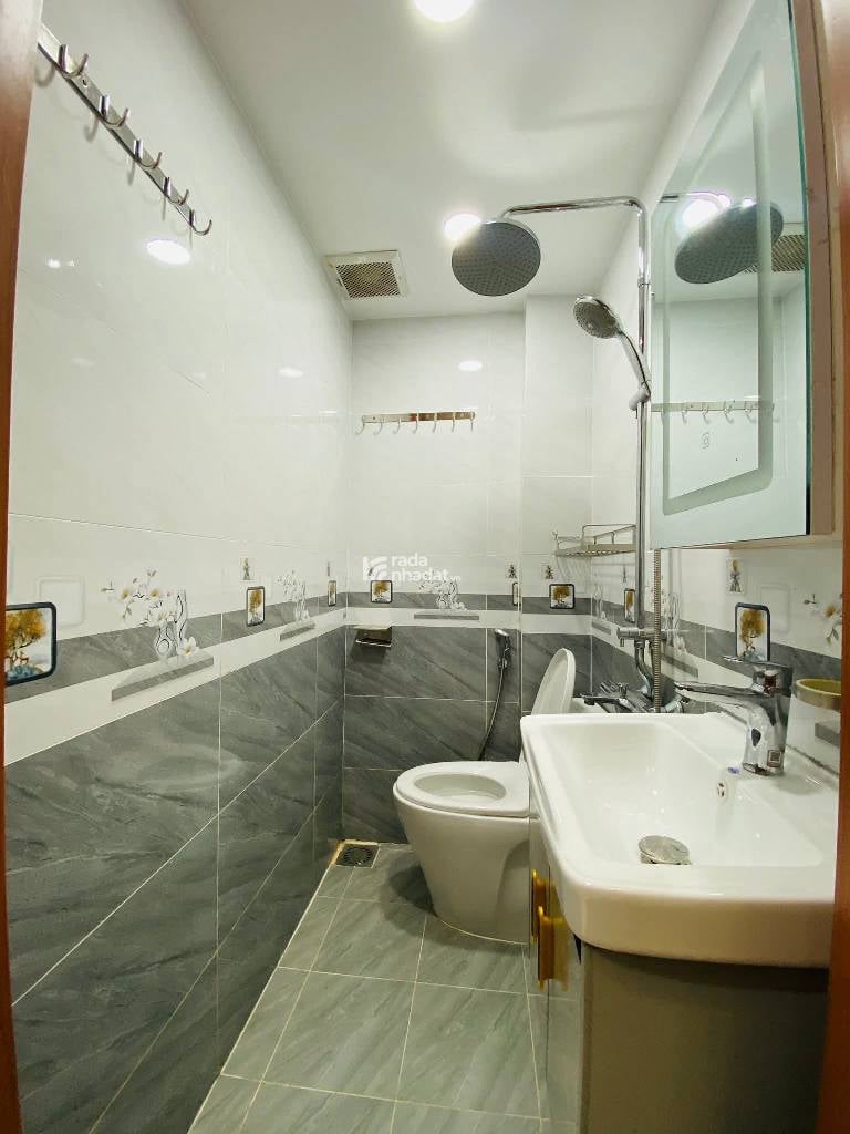 Bán nhà 4 tầng, 5 phòng ngủ, dt sử dụng 160m2, ĐS 51 Gò Vấp, 5 tỷ bé xíu