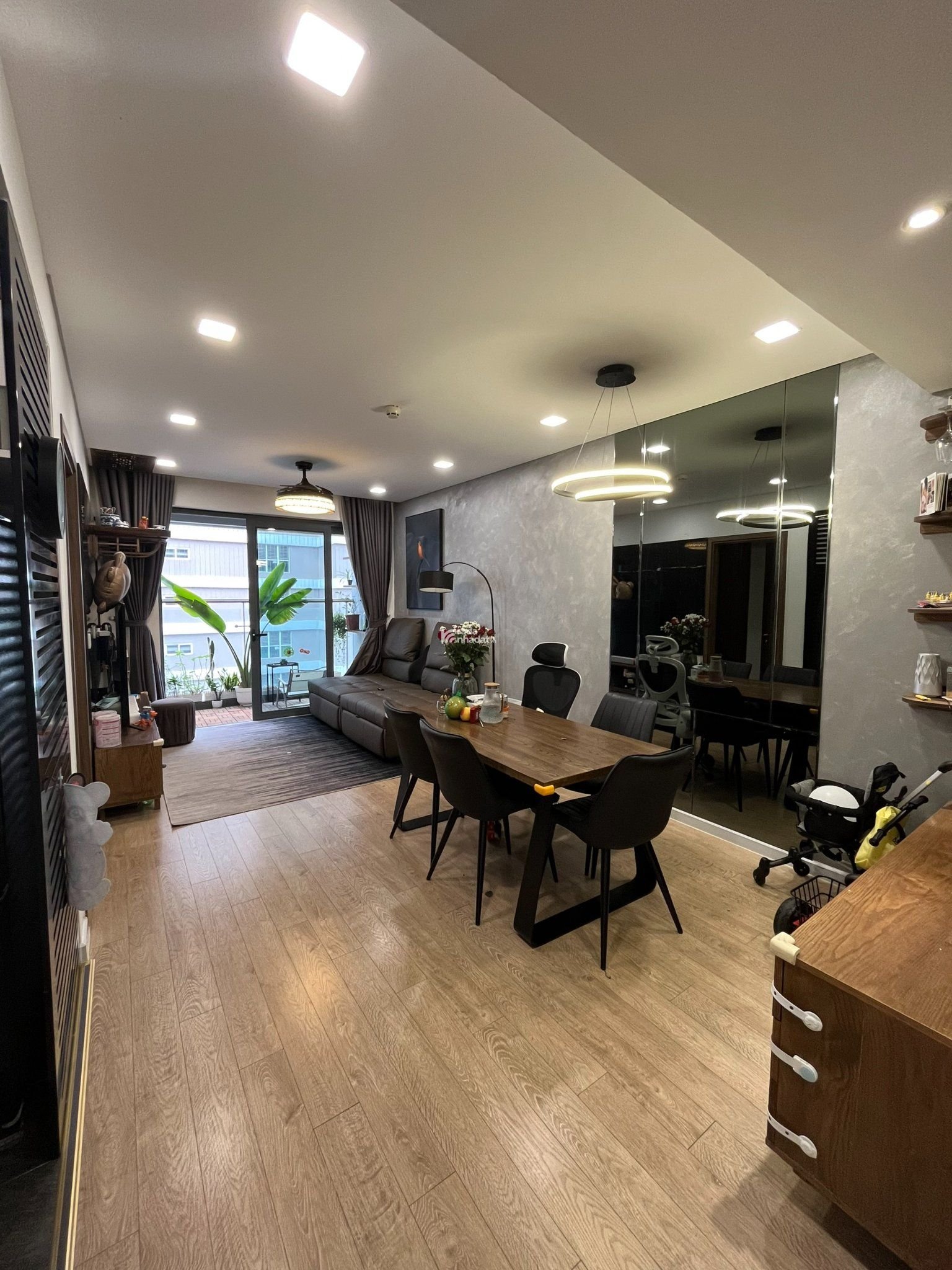 Bán căn 3 ngủ rẻ nhất Quận Thanh Xuân - dự án ch/cư 60B Nguyễn Huy Tưởng sổ đỏ lâu dài, NT mới tinh