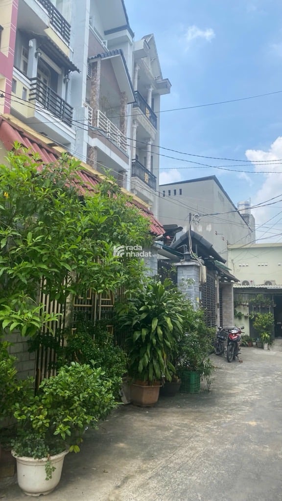 NHÀ 4 TẦNG - OTO NGỦ TRONG NHÀ - DỆN TÍCH: 90m2 SỔ VUÔNG A4 - NHỈNH 100Tr/m2