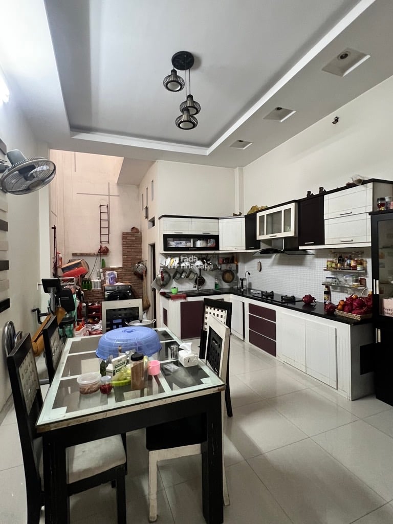 NHÀ 4 TẦNG - OTO NGỦ TRONG NHÀ - DỆN TÍCH: 90m2 SỔ VUÔNG A4 - NHỈNH 100Tr/m2