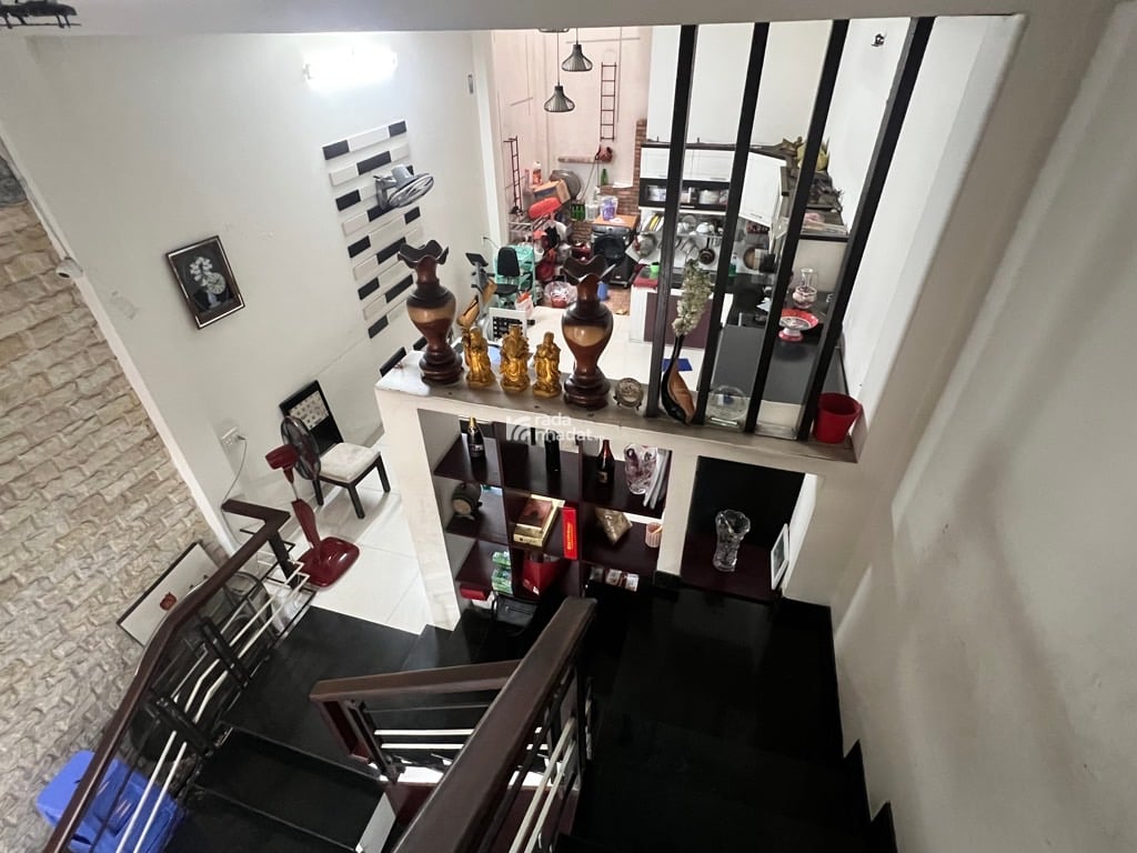 NHÀ 4 TẦNG - OTO NGỦ TRONG NHÀ - DỆN TÍCH: 90m2 SỔ VUÔNG A4 - NHỈNH 100Tr/m2