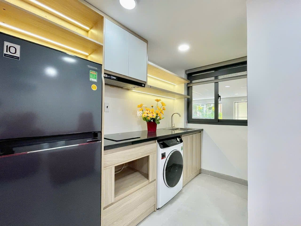 Căn Hộ 2 Phòng Ngủ Quận 10 Gần Đại Học Bách Khoa, Vạn Hạnh Mall