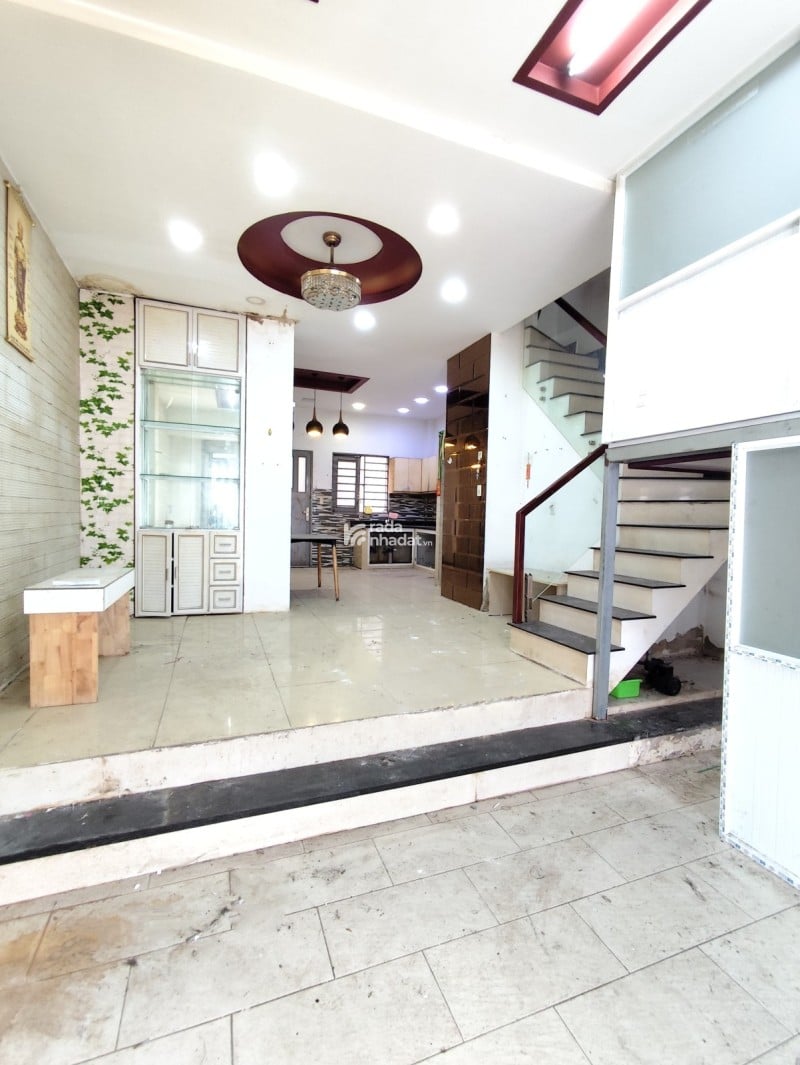 Nhà thơm Q6 - 6.35 tỷ có ngay nhà 50m, 3 tầng, trung tâm sát mặt tiền
