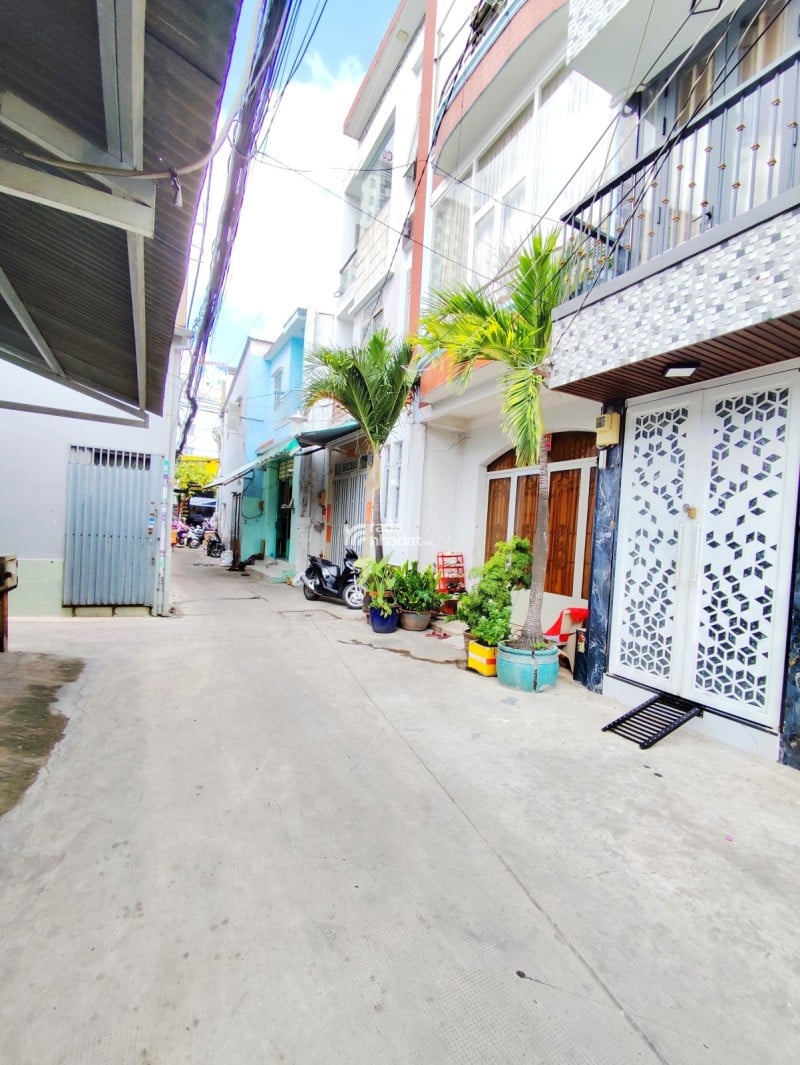 Nhà thơm Q6 - 6.35 tỷ có ngay nhà 50m, 3 tầng, trung tâm sát mặt tiền