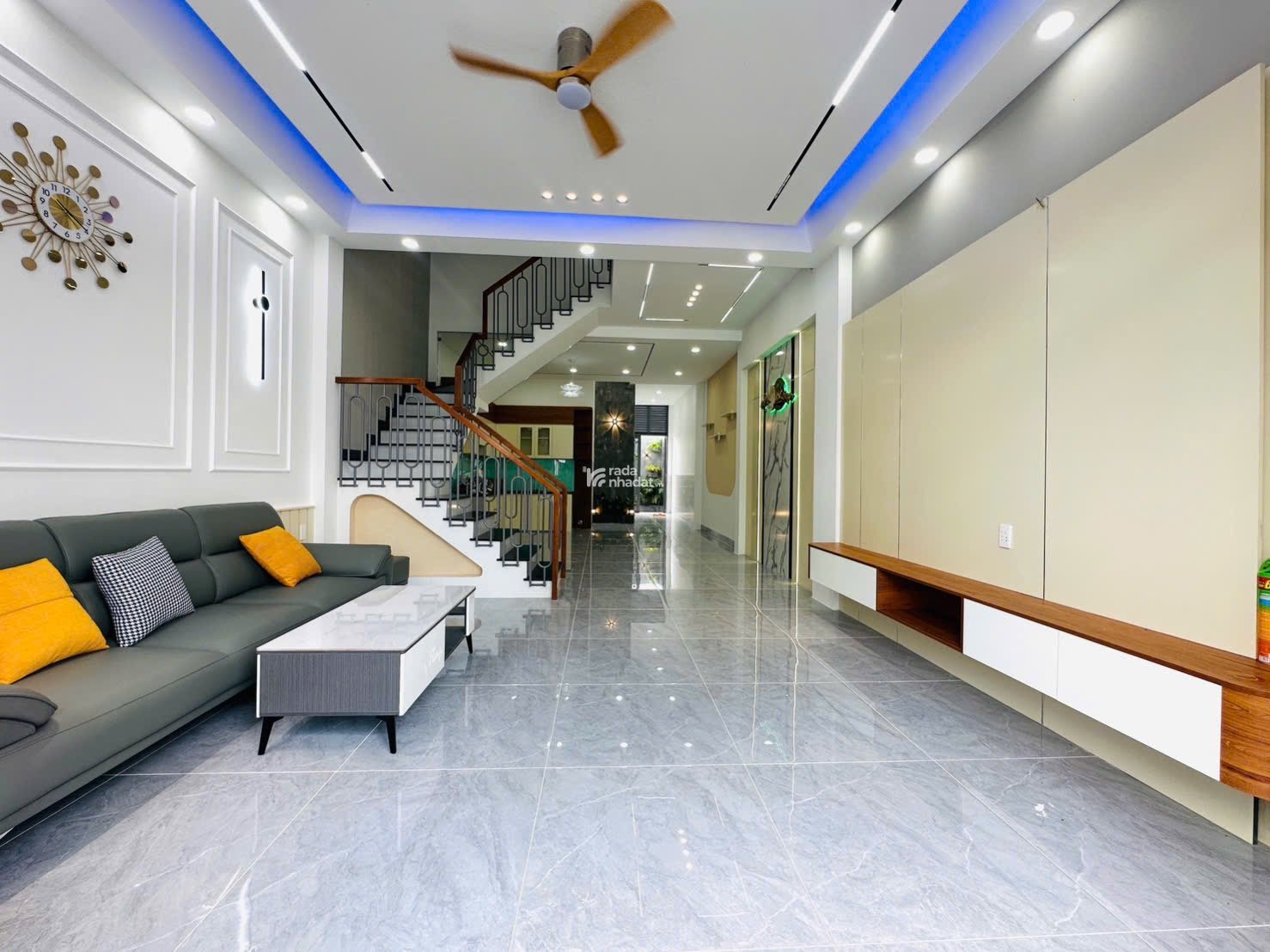 Nhà đẹp giáp hóc môn - mẫu mới 2025, SHR hoàn công vị trí buôn bán