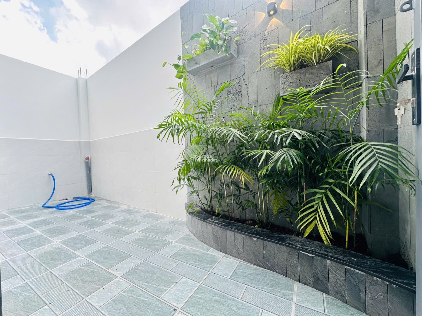 Nhà đẹp giáp hóc môn - mẫu mới 2025, SHR hoàn công vị trí buôn bán