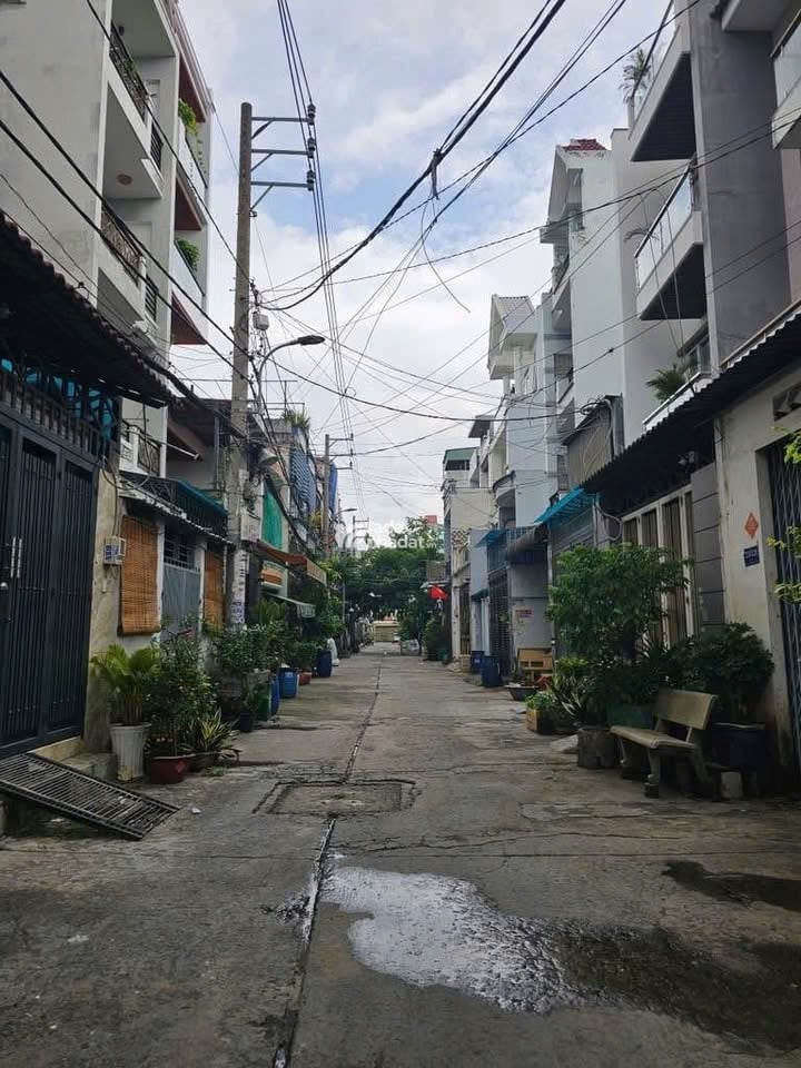 Chủ CẦN BÁN nhà Khu Bàu Cát TB, giá 4TY350 TL, Sổ Riêng,  Hẻm xe hơi, LH 0792179035 ( Thành )