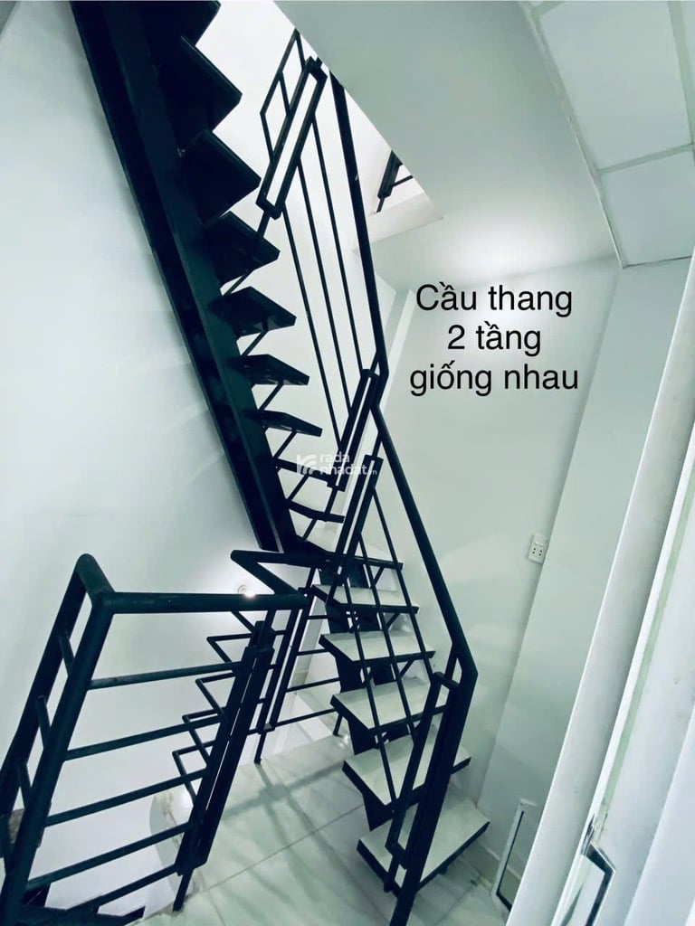 SÁT HẺM XE HƠI 373 LÝ THƯỜNG KIỆT, TÂN BÌNH, NỞ HẬU, CÓ KC Ở NGAY. GIẢM 350TR CHỈ CÒN 2.7T TL 