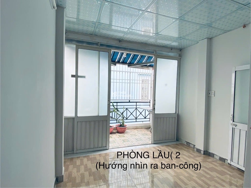 SÁT HẺM XE HƠI 373 LÝ THƯỜNG KIỆT, TÂN BÌNH, NỞ HẬU, CÓ KC Ở NGAY. GIẢM 350TR CHỈ CÒN 2.7T TL 