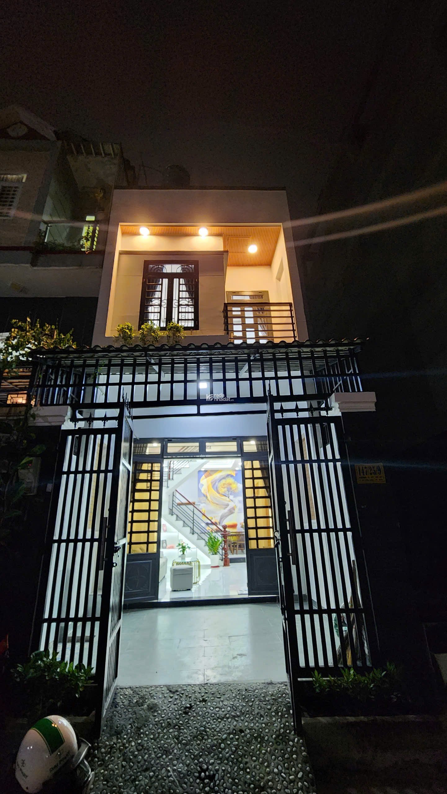 NHÀ PHỐ 2 LẦU 4.X TỶ GẦN SÔNG SG - KHÔNG KHÍ MÁT LÀNH CẢ NGÀY