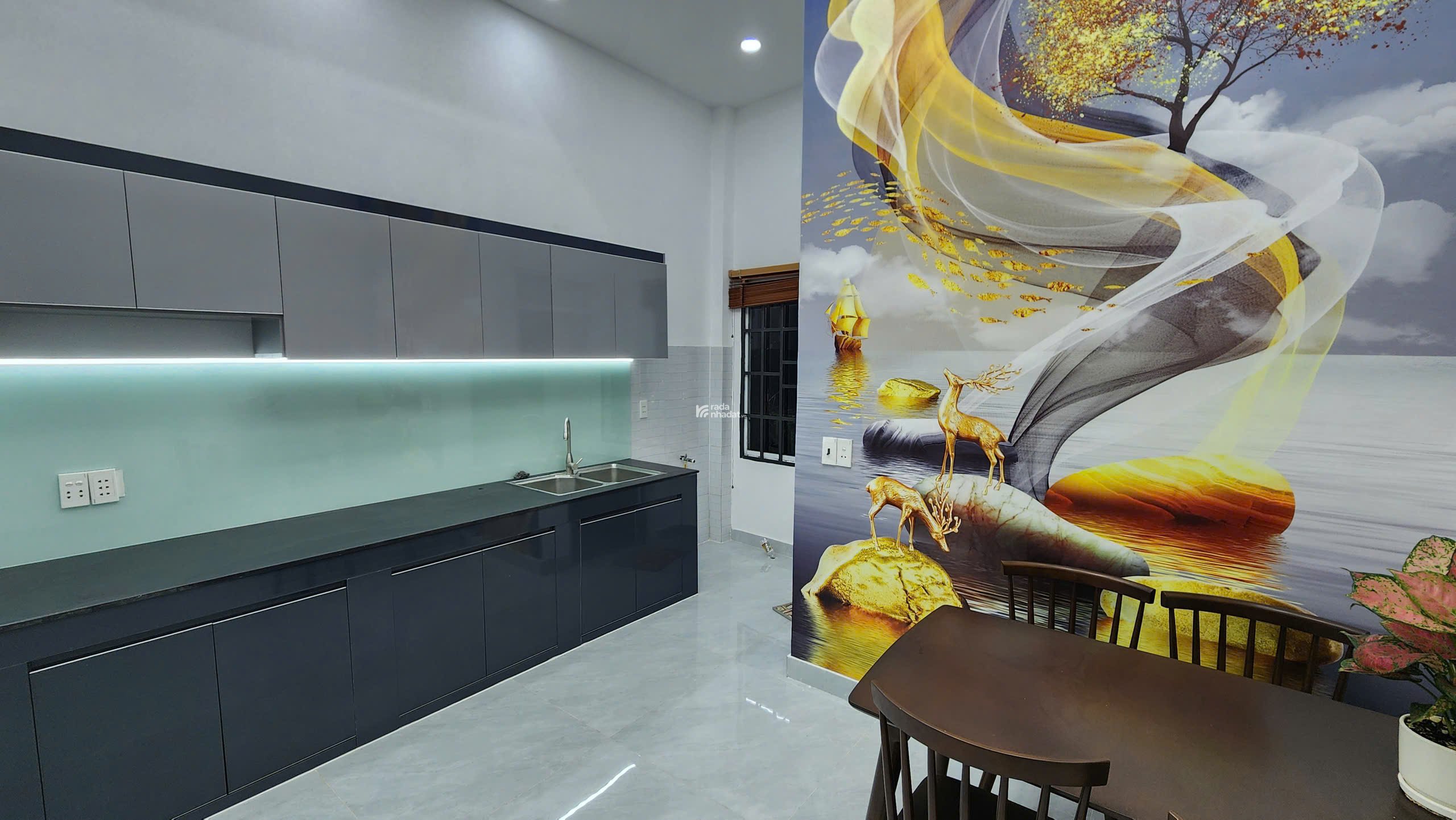 NHÀ PHỐ 2 LẦU 4.X TỶ GẦN SÔNG SG - KHÔNG KHÍ MÁT LÀNH CẢ NGÀY