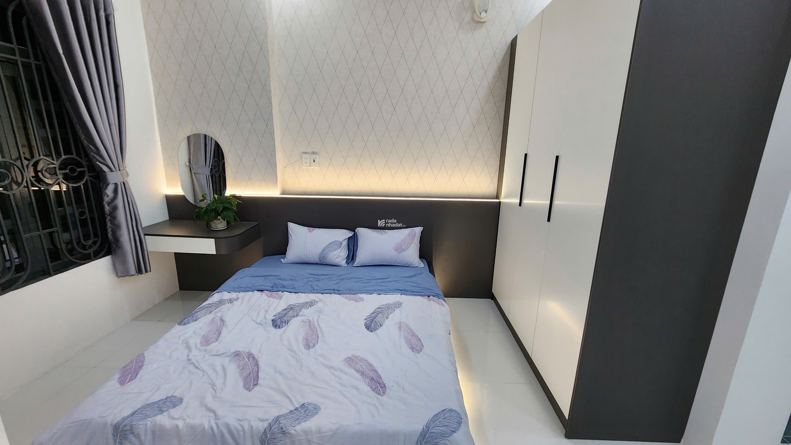NHÀ PHỐ 2 LẦU 4.X TỶ GẦN SÔNG SG - KHÔNG KHÍ MÁT LÀNH CẢ NGÀY