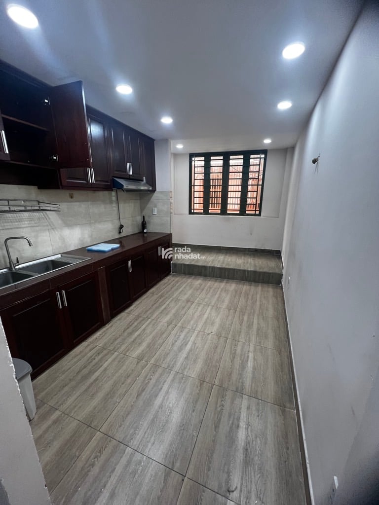 SÁT SÂN BAY, HOÀNG VĂN THỤ, PHÚ NHUẬN, 30M2 CÓ KC Ở NGAY. GIẢM 350TR CHỈ 5T TL 