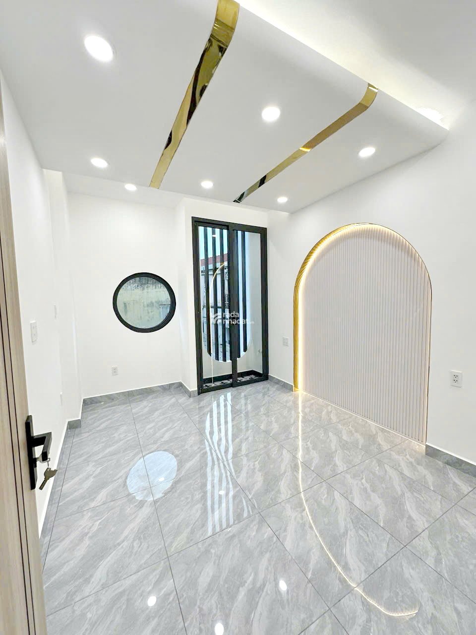 Bán nhà đẹp 4 tầng đường Âu Dương Lân P. Chánh Hưng Quận 8