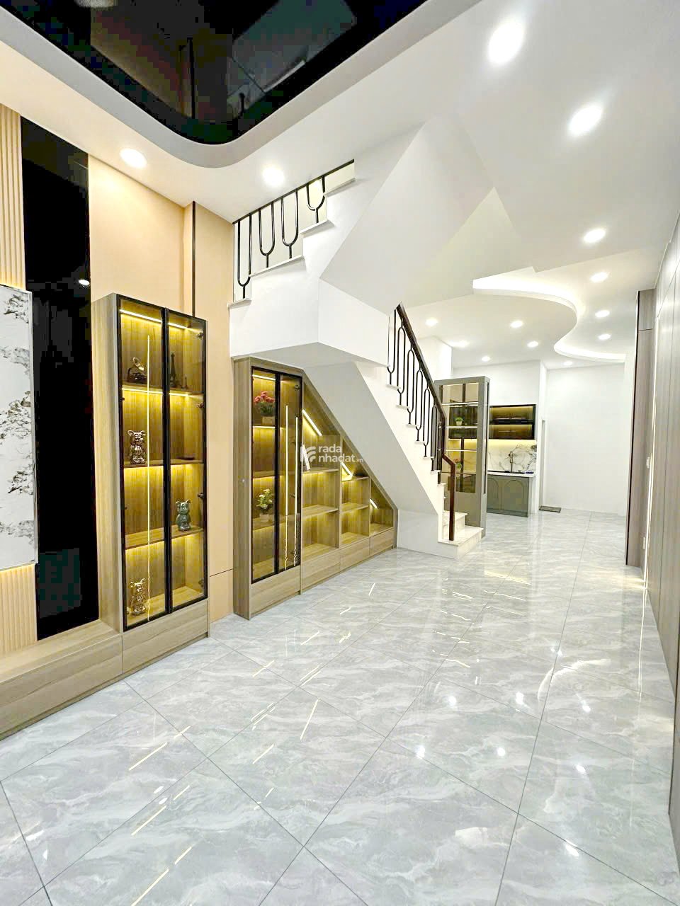 Bán nhà đẹp 4 tầng đường Âu Dương Lân P. Chánh Hưng Quận 8