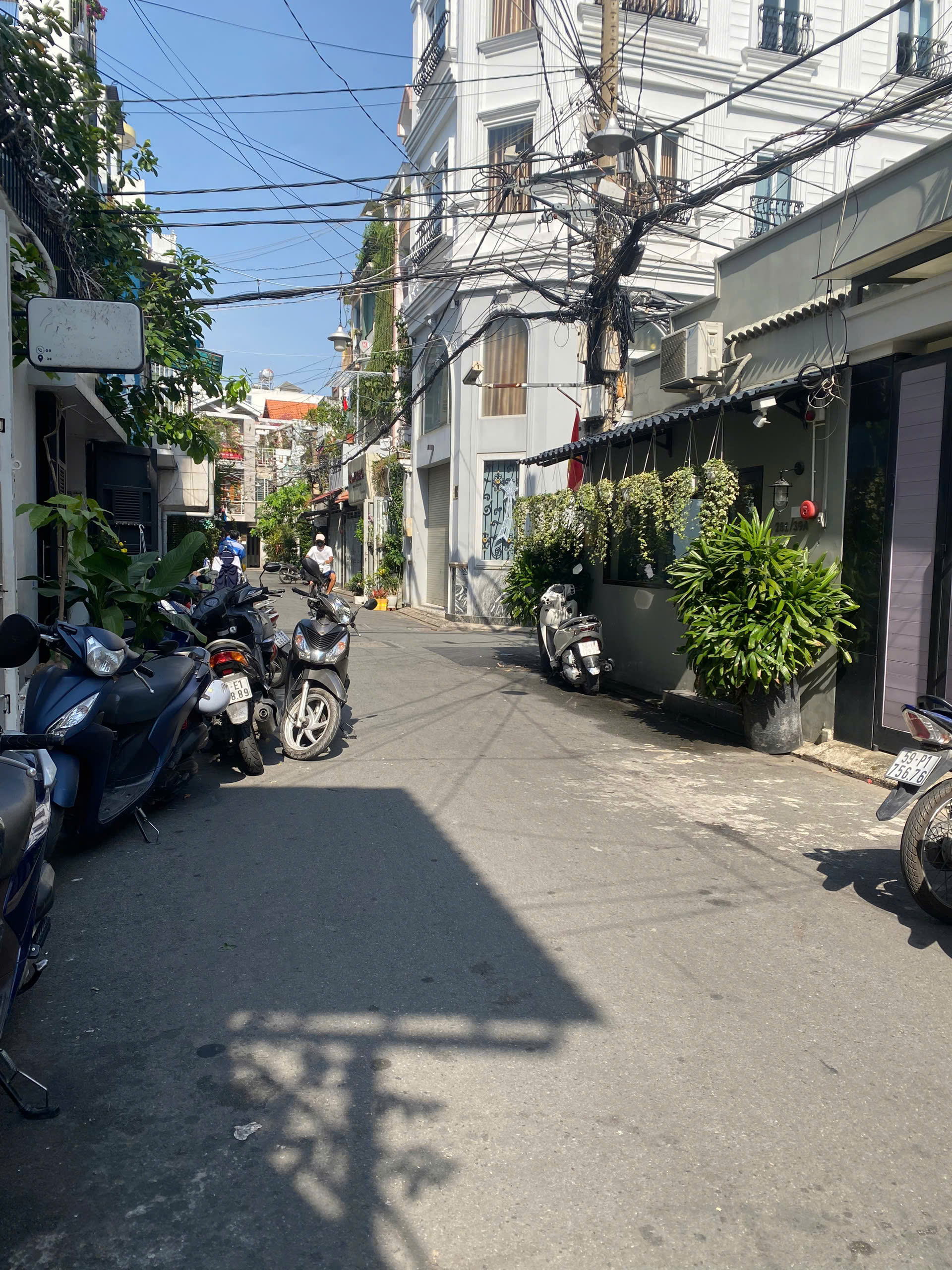 Bán nhà hẻm xe hơi khu Lê Văn Sỹ Tân Bình  Ngang 6m 79m2  Giá 18 tỷ