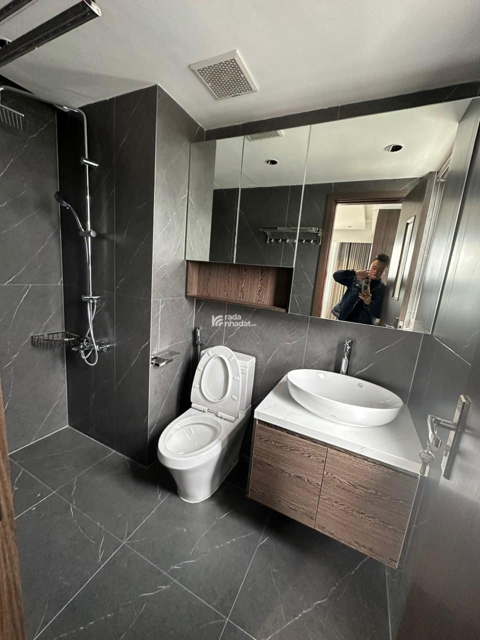 Cần bán gấp căn 3 phòng ngủ 83m2 An Bình Plaza 97 Trần Bình giá 6 tỷ, LH: 0846 692 *** em Hòa