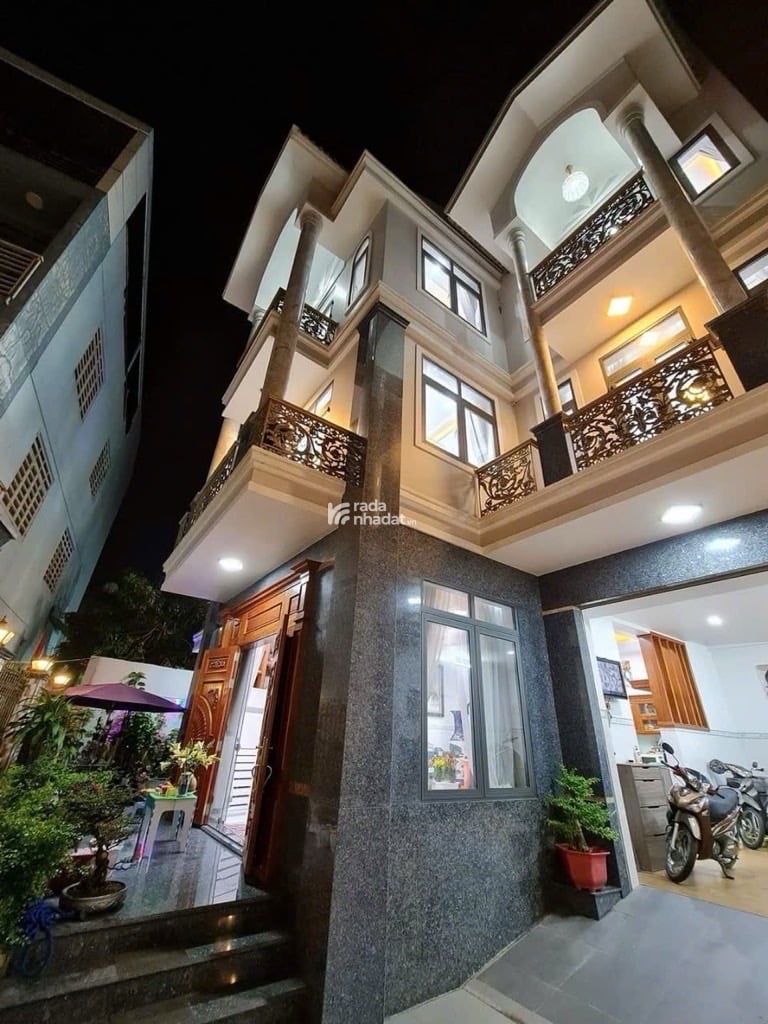 BIỆT THỰ gần MẶT TIỀN HỒNG BÀNG - 207M2 (15x14M) - 3 TẦNG MÁI ĐÚC, 7 PHÒNG, 8WC - CÓ THANG MÁY, GAR