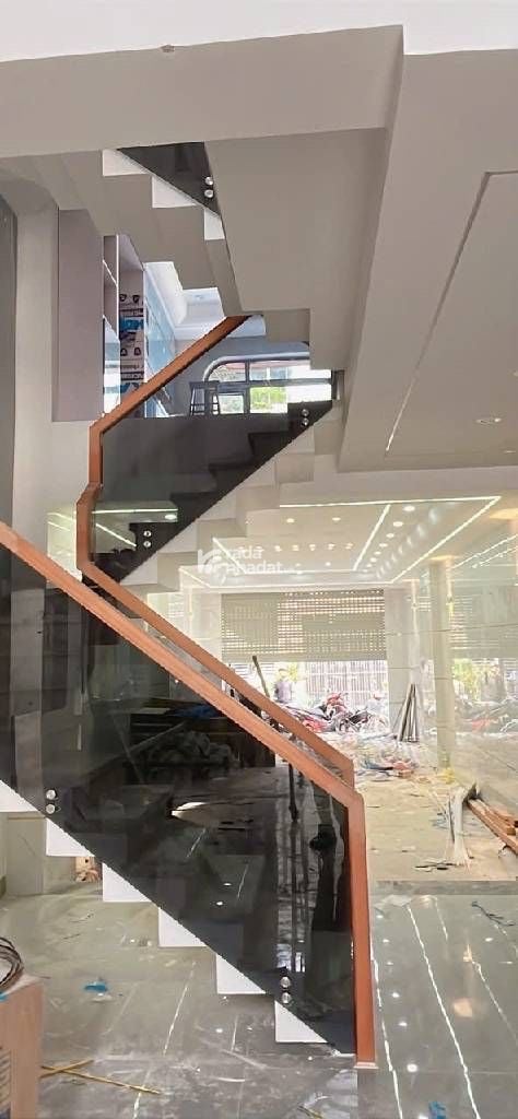 Bán nhà 5 tầng bình tân giá chỉ hơn 7 tỷ