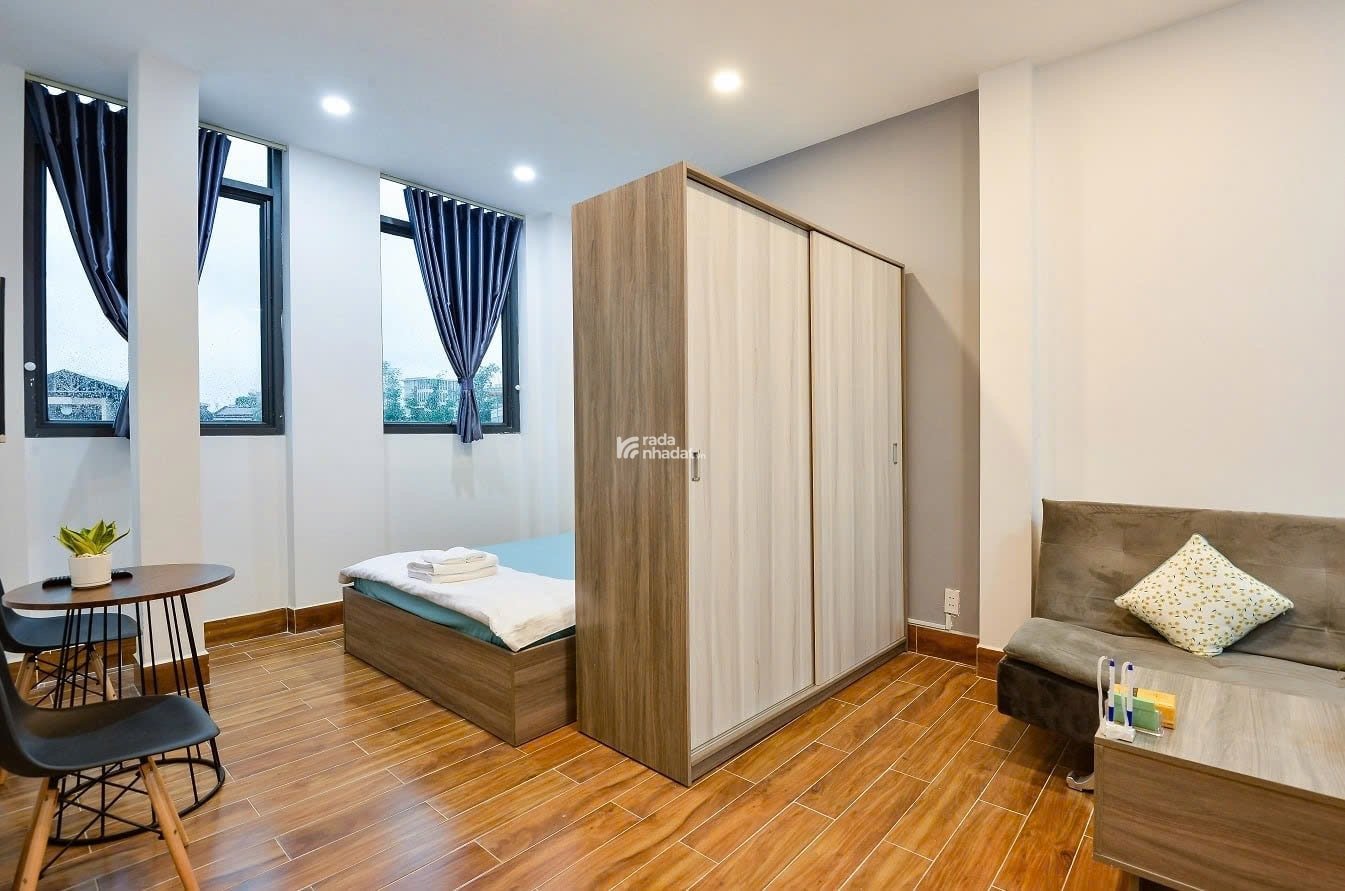Cho thuê căn hộ cửa sổ, đầy đủ nội thất Cô Giang Q1 cạnh VLU, Pull Man