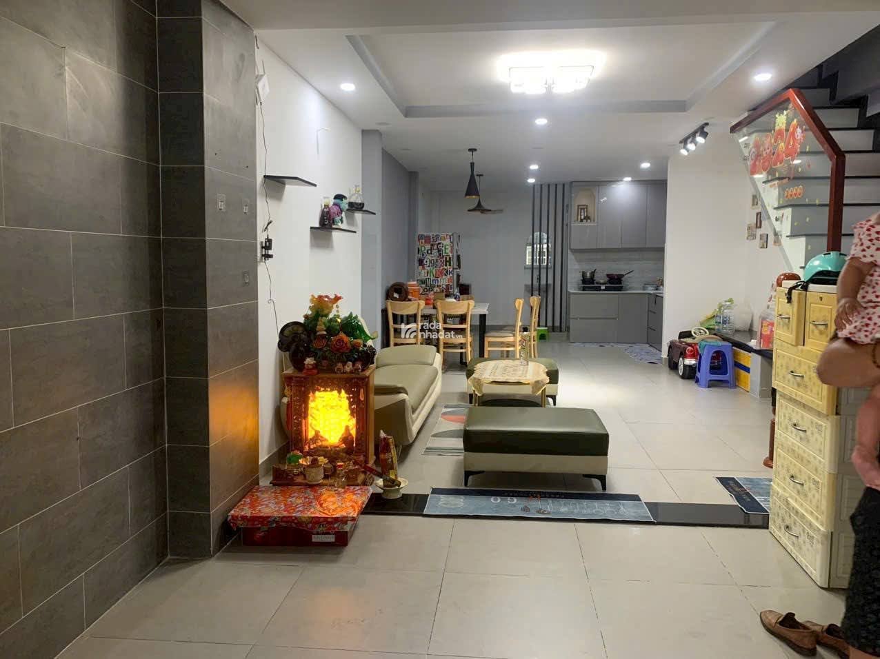 Bán nhà hẻm xe hơi Dương Quảng Hàm, Gò Vấp, ngay Emart, 64m, chỉ 6.5 t.ỷ TL