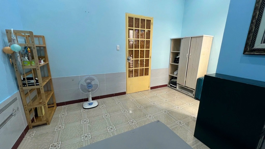 VỊ TRÍ ĐẸP, HẺM SẠCH SẼ, THÔNG THOÁNG, MUA Ở CHO THUÊ CÓ DÒNG TIỀN TỐT. 