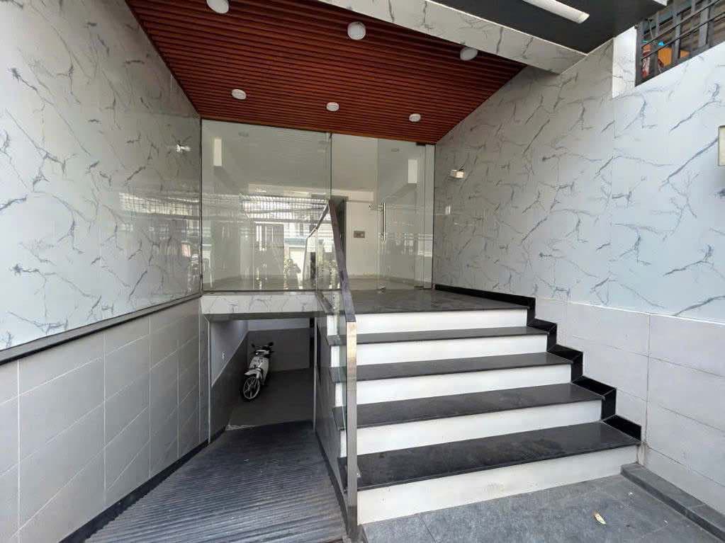 SIÊU PHẨM, CHDV MẶT TIỀN NGUYỄN XÍ, BÌNH THẠNH, DÒNG TIỀN 40TR MỖI THÁNG. GIẢM 650TR CHỈ 13.8T