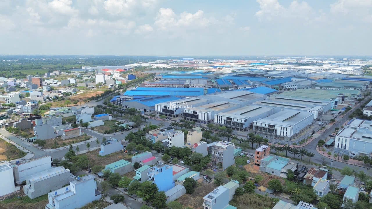 5x25m ngay Tỉnh Lộ 10 đối diện KCN Pouyuen 2, tiện kinh doanh, dân đông ,thổ cư 100%