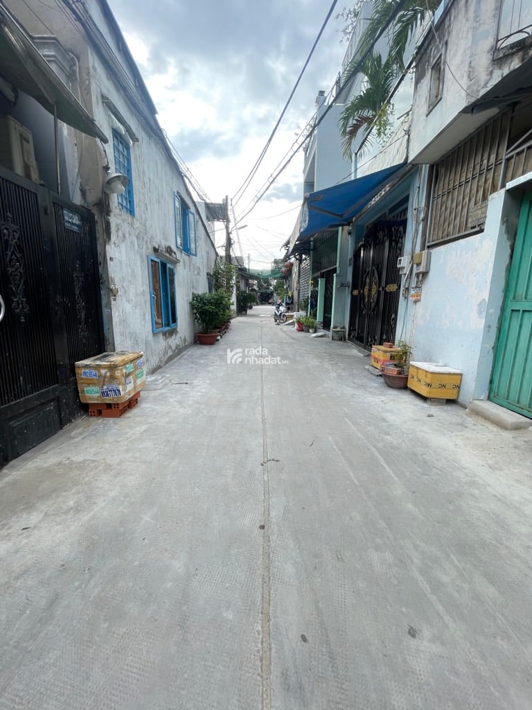 BÁN NHÀ LÔ GÓC HẺM XE HƠI ĐƯỜNG SỐ 4, BHH B, BÌNH TÂN