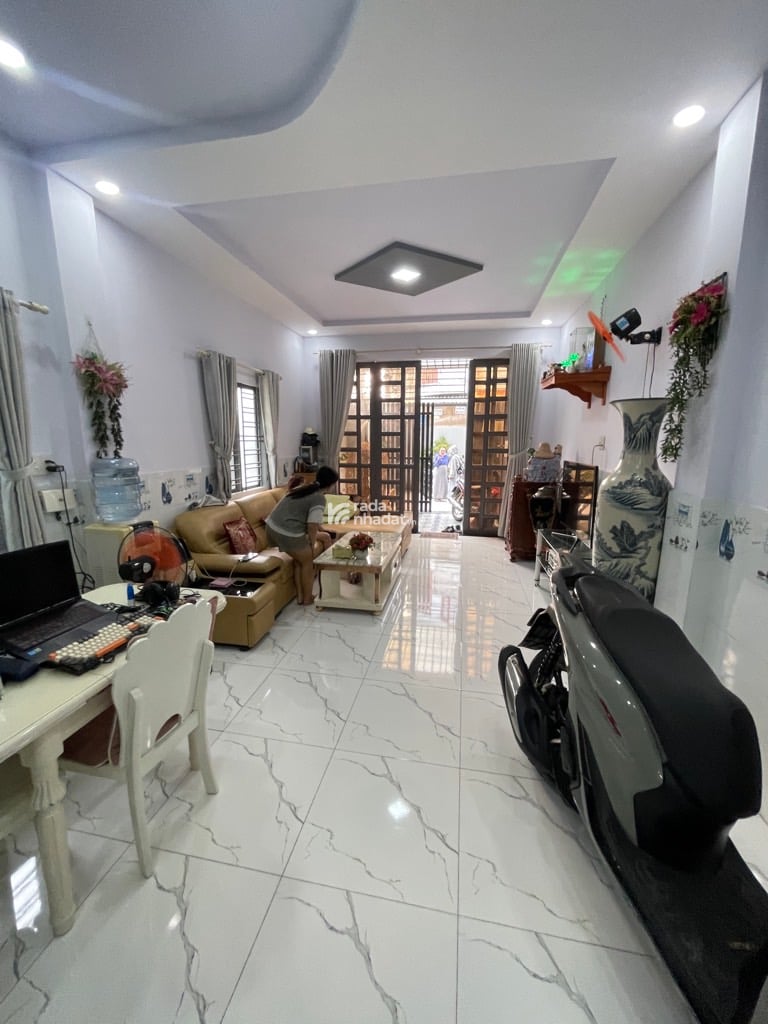 BÁN NHÀ LÔ GÓC HẺM XE HƠI ĐƯỜNG SỐ 4, BHH B, BÌNH TÂN