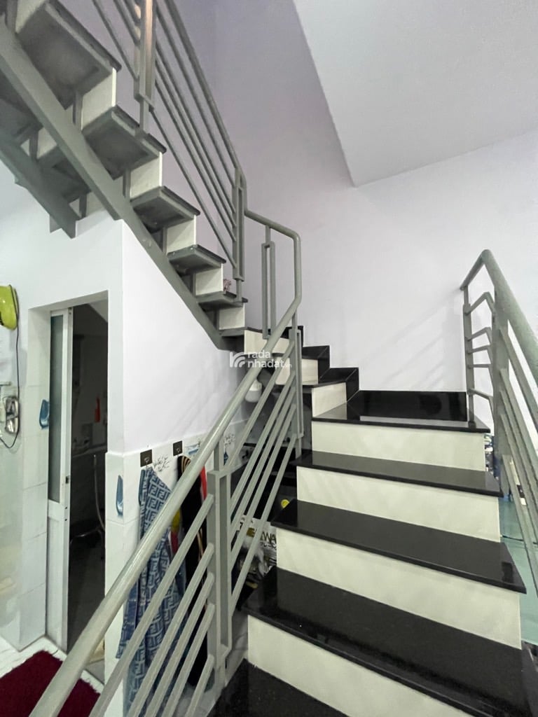 BÁN NHÀ LÔ GÓC HẺM XE HƠI ĐƯỜNG SỐ 4, BHH B, BÌNH TÂN