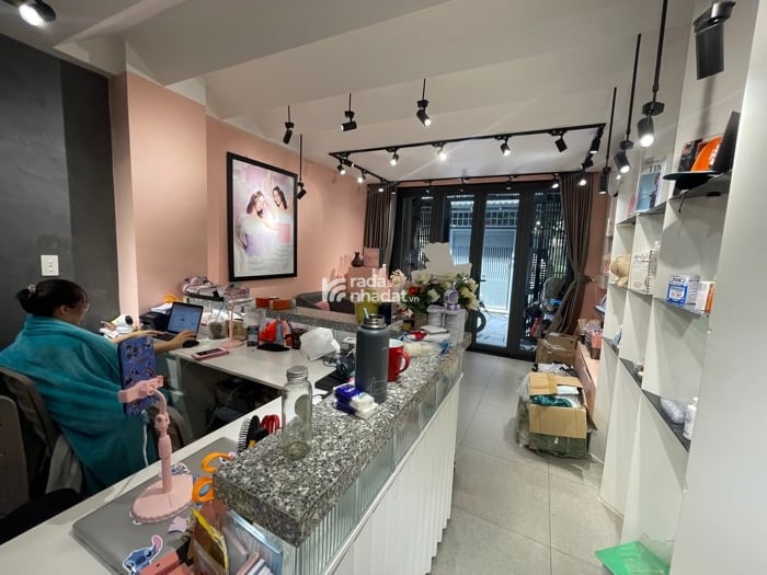 GIA CHỦ THIỆN CHÍ- TRUNG TÂM QUẬN 10- 3 TẦNG - DÒNG TIỀN 200 TRIỆU/NĂM