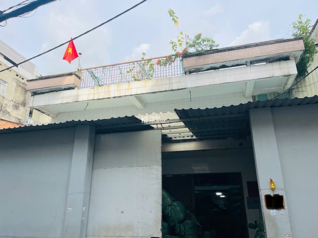 TRUNG TÂM TÂN PHÚ - NGAY THẠCH LAM- LUỸ BÁN BÍCH - NGANG 11M KHỦNG X 27M - DÒNG TIỀN 40 TRIỆU