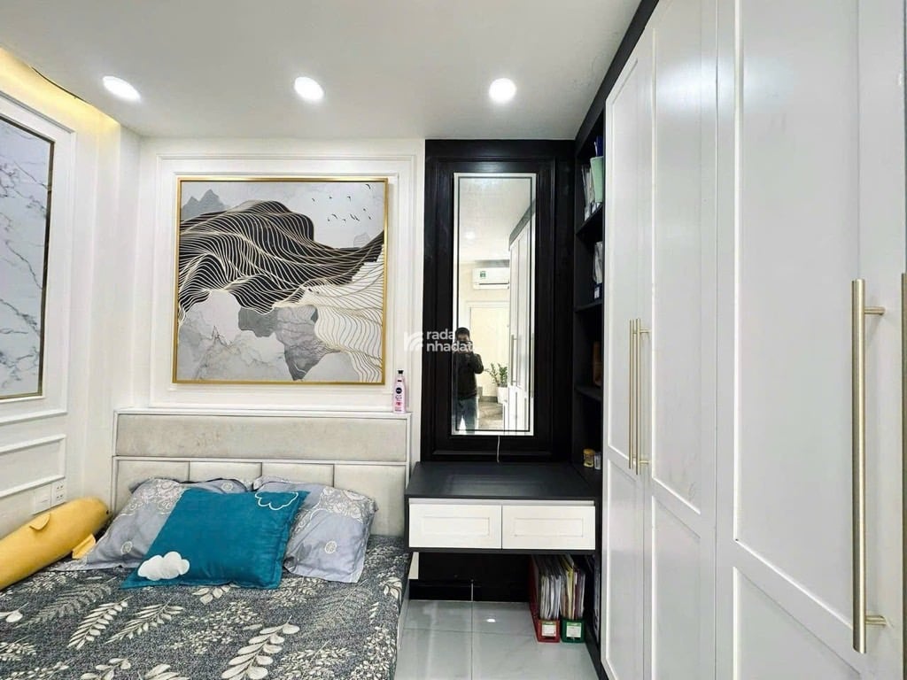 Bán nhà Hoàng Văn Thụ, 5 TẦNG, Siêu phẩm hiếm có tại trung tâm Phú Nhuận.   