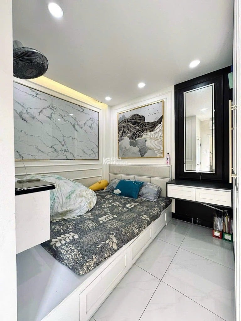 Bán nhà Hoàng Văn Thụ, 5 TẦNG, Siêu phẩm hiếm có tại trung tâm Phú Nhuận.   