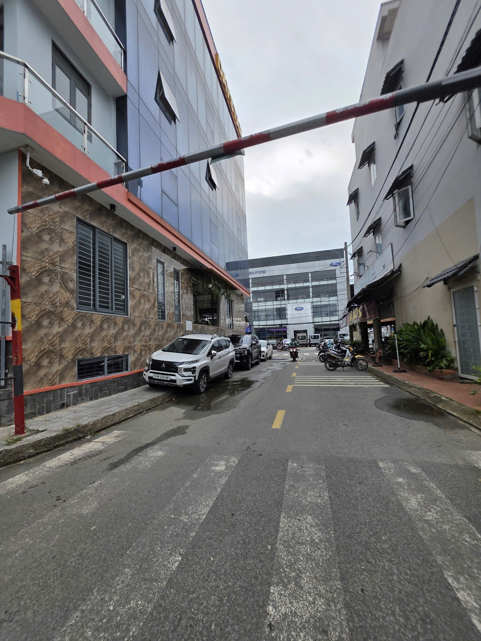 KHU VIP HOÀNG HỮU NAM NHÀ 5 TẦNG SÁT MẶT TIỀN, CÁCH LÊ VĂN VIỆT 300M GIÁ 9 TỶ(TL)