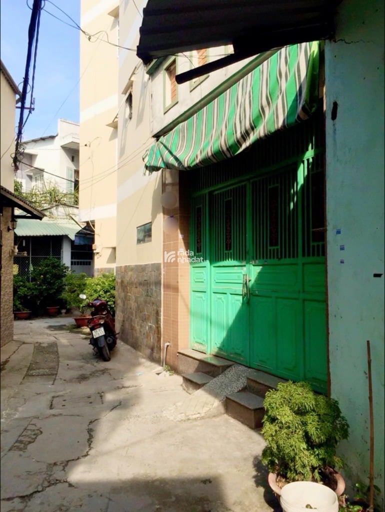 Bán nhà cách Hẻm xe hơi 100m , ngay đường Tân Kỳ Tân Quý , Tân Phú , 4,3m x 13m