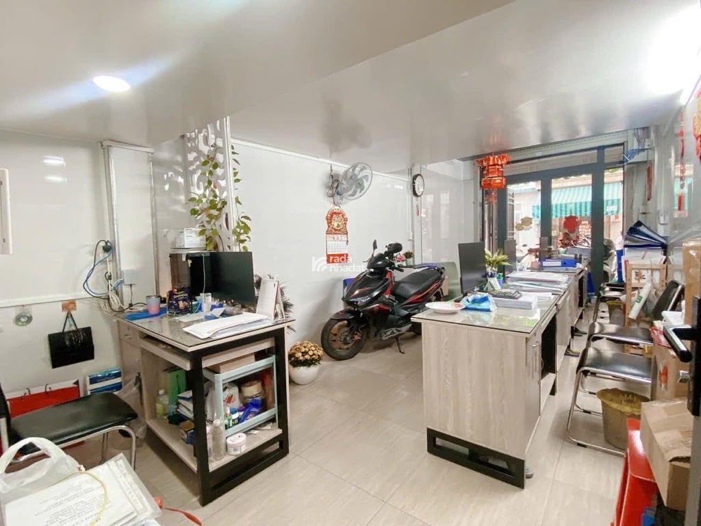 MẶT TIỀN 5 TẦNG BTCT PHAN XÍCH LONG - QUẬN 11- DT: 3.5*14m - 9 tỷ 3