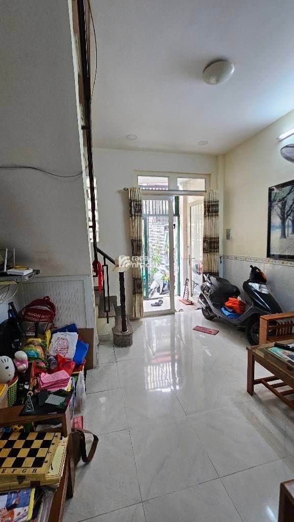 BÁN GẤP NHÀ TÂN PHÚ  2 TẦNG - NỞ HẬU - HẺM XE HƠI SÁT MT 