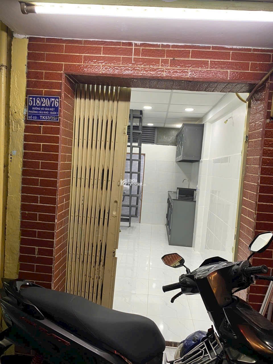 NHÀ NHỎ NỞ HẬU ĐƯỜNG VÕ VĂN KIỆT QUẬN 1