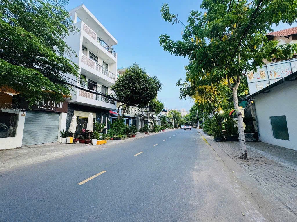 Nhà 25 đường 75 khu tân quy đông P tân phong Q7 Dt 6x22m trệt 2 lầu sân thượng