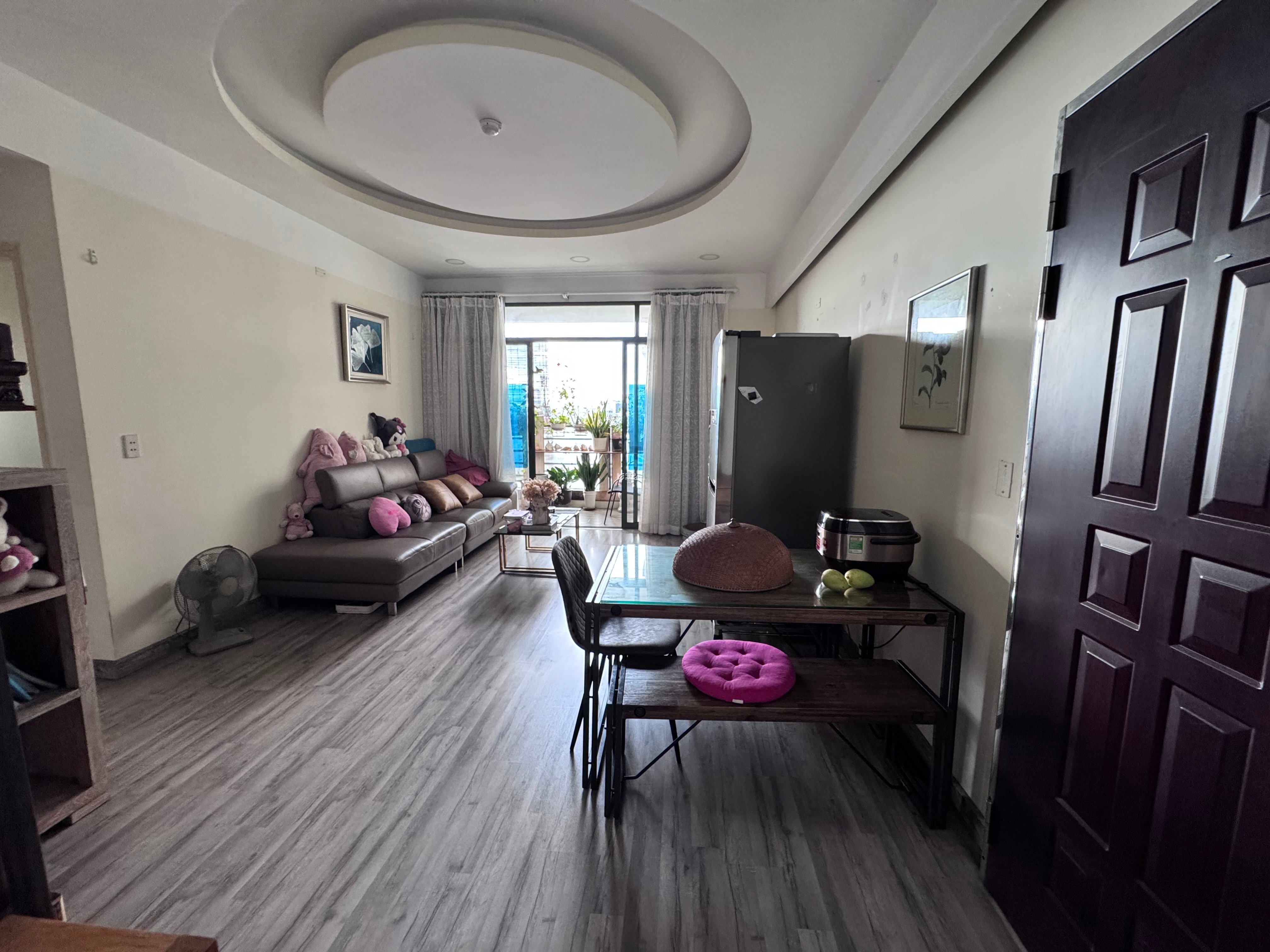 Căn hộ Cao ốc thuận việt 3PN(1 master bedroom) 2 NVS